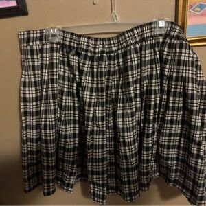 SO Black and White Plaid Circle Skort